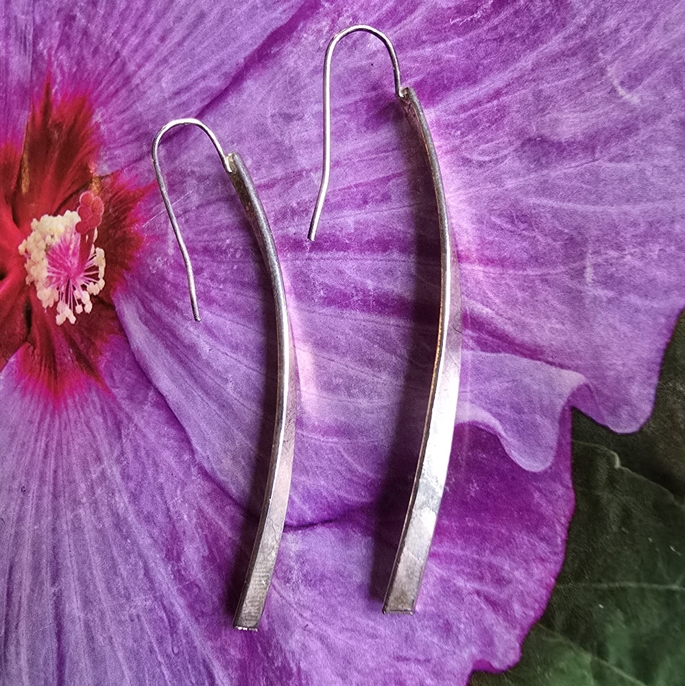 Twist bar earrings silver tone